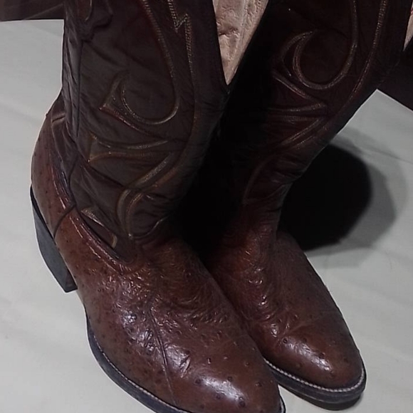 Boots - Picture 3 of 5